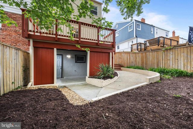 28 S FLOYD ST, Alexandria, VA 22304