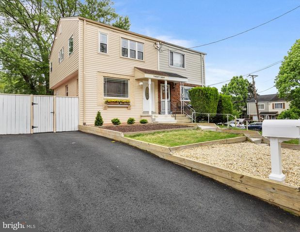 28 S FLOYD ST, Alexandria, VA 22304