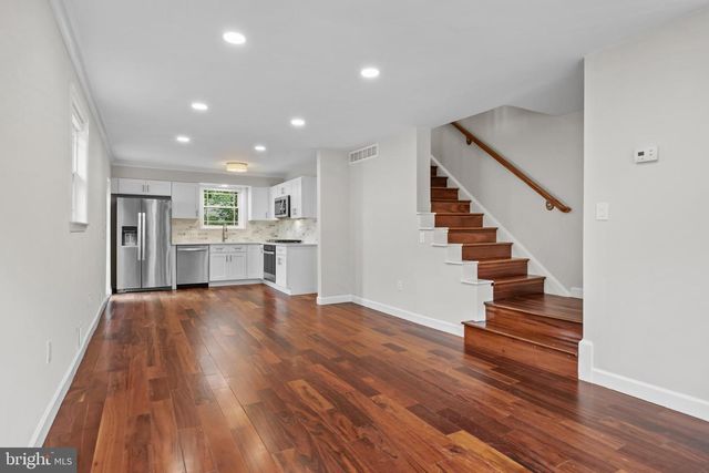 28 S FLOYD ST, Alexandria, VA 22304