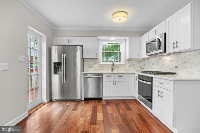 28 S FLOYD ST, Alexandria, VA 22304