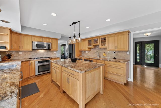 1125 W Wood Street, Palatine, IL 60067