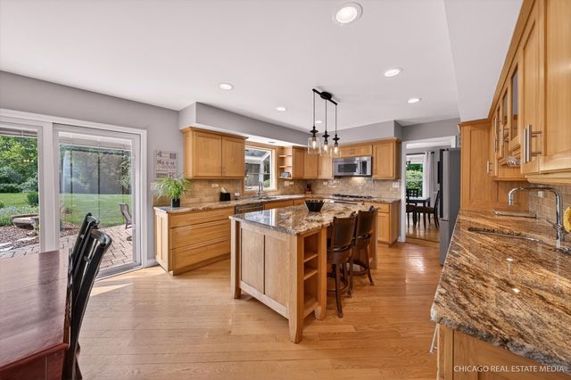 1125 W Wood Street, Palatine, IL 60067
