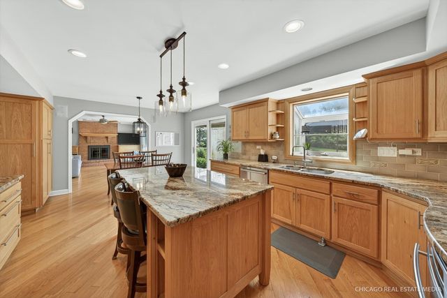 1125 W Wood Street, Palatine, IL 60067