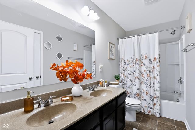 1294 Valdarno Drive, Greenwood, IN 46143