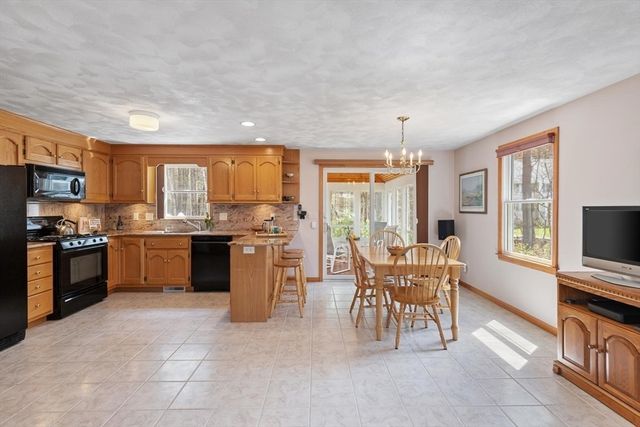 17 Seneca Lane, Wilmington, MA 01887