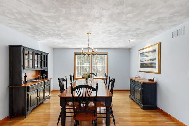 17 Seneca Lane, Wilmington, MA 01887