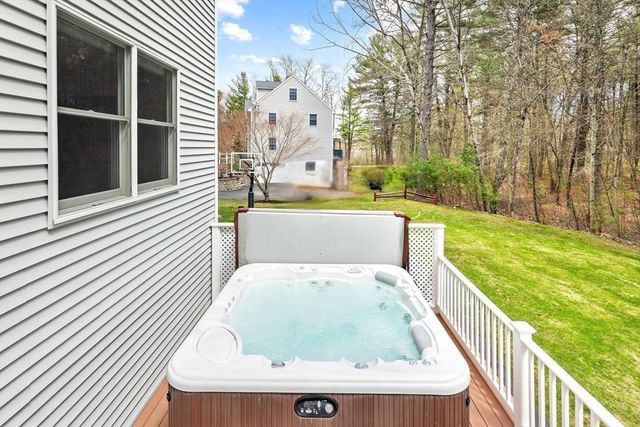 17 Seneca Lane, Wilmington, MA 01887