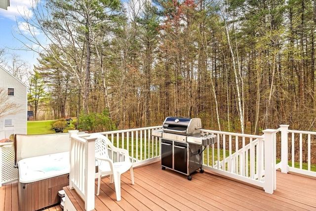 17 Seneca Lane, Wilmington, MA 01887