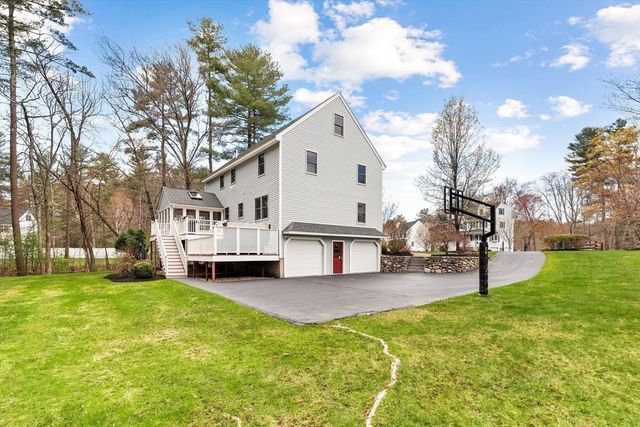 17 Seneca Lane, Wilmington, MA 01887