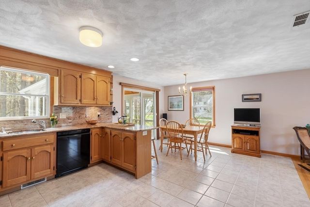 17 Seneca Lane, Wilmington, MA 01887