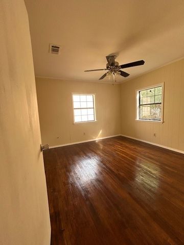 2761 Waggoner Avenue, Shreveport, LA 71108