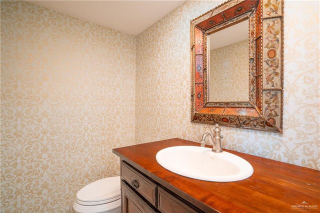 1131 W 6th Street, Weslaco, TX 78596