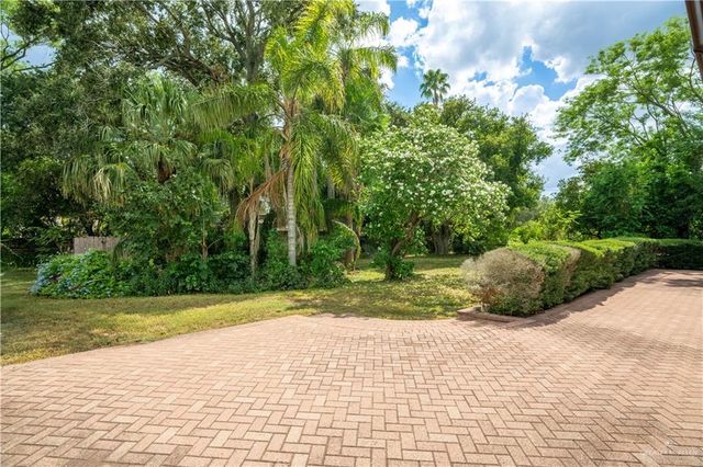 1131 W 6th Street, Weslaco, TX 78596