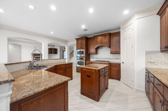 11435 Legend Manor Drive, Houston, TX 77082