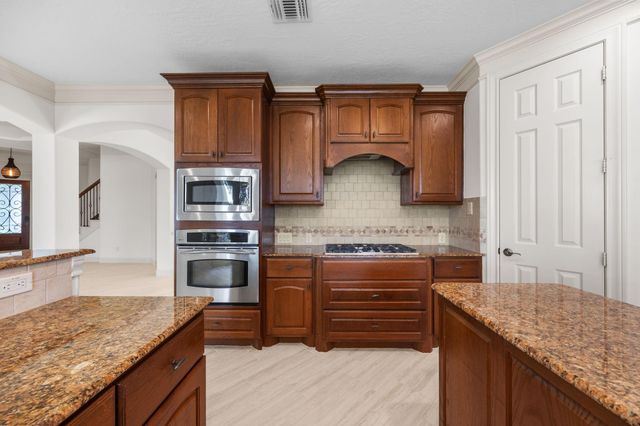11435 Legend Manor Drive, Houston, TX 77082