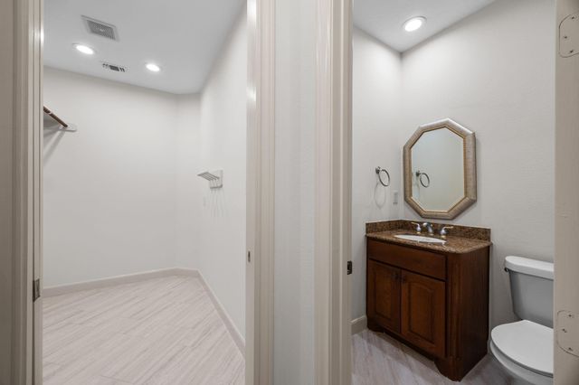 11435 Legend Manor Drive, Houston, TX 77082