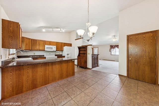 911 Park CIRCLE, Union Grove, WI 53182