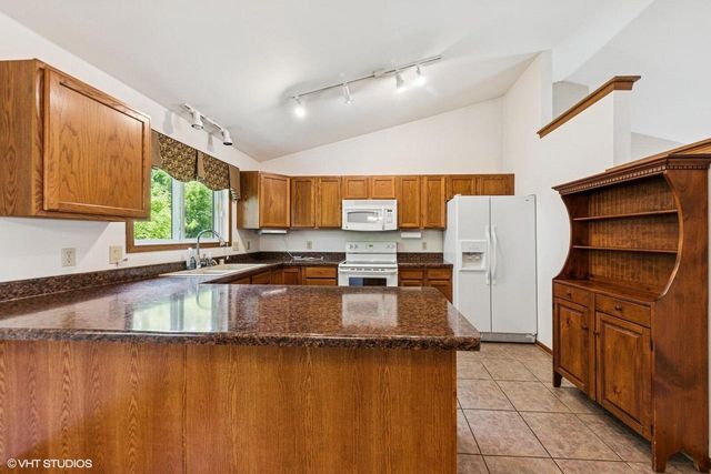 911 Park CIRCLE, Union Grove, WI 53182