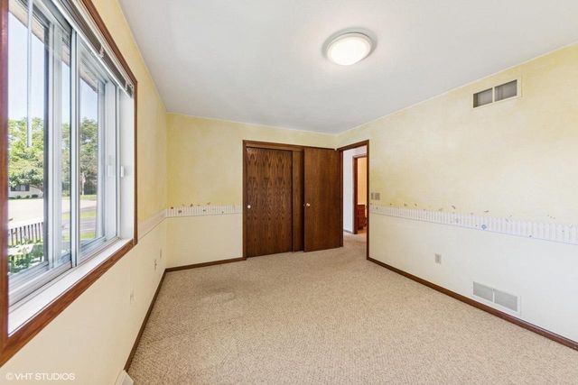 911 Park CIRCLE, Union Grove, WI 53182