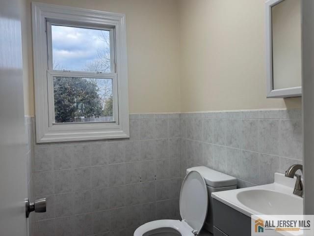 1868 Oak Tree Road, Edison, NJ 08820
