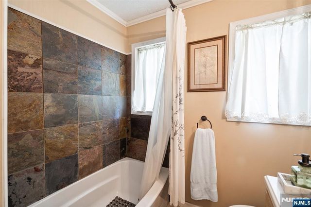 312 Ivy Lane, Englewood, NJ 07631