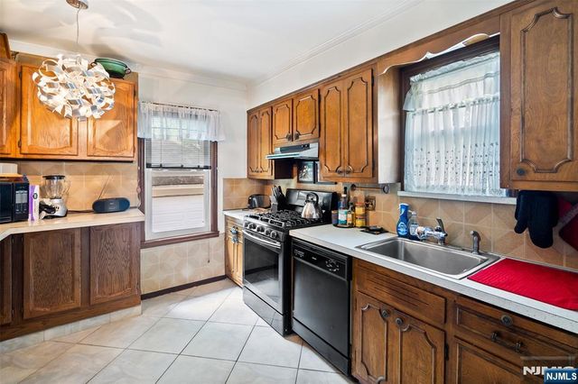 312 Ivy Lane, Englewood, NJ 07631