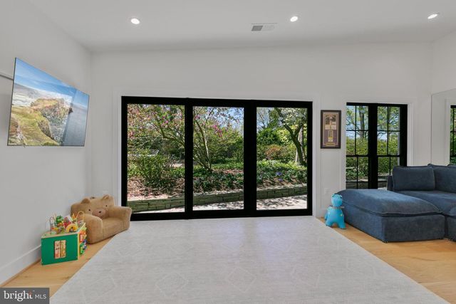 1204 POTOMAC SCHOOL RD, Mclean, VA 22101