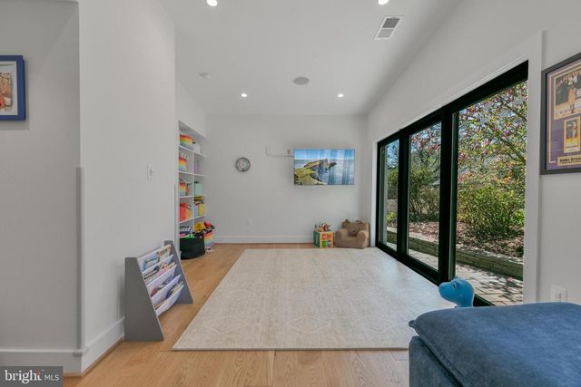 1204 POTOMAC SCHOOL RD, Mclean, VA 22101