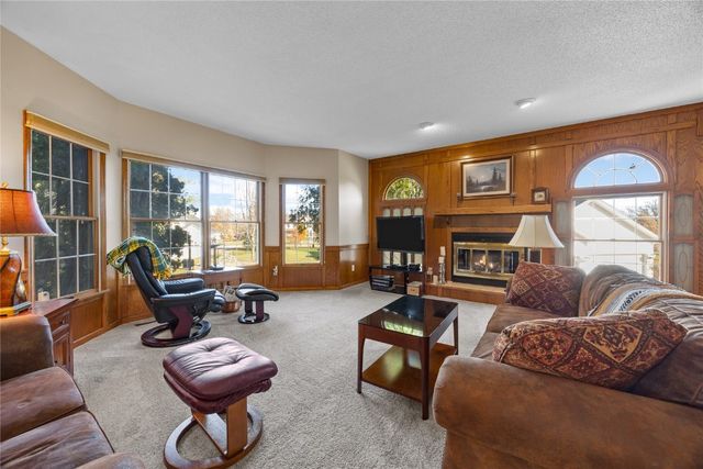 6726 Bowman Lane NE, Cedar Rapids, IA 52402