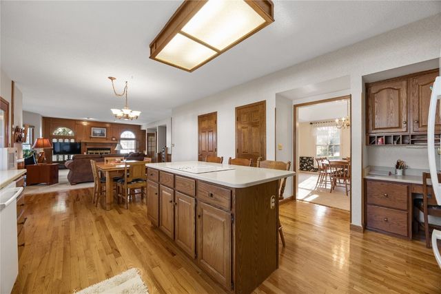 6726 Bowman Lane NE, Cedar Rapids, IA 52402