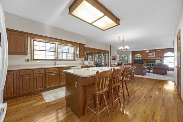 6726 Bowman Lane NE, Cedar Rapids, IA 52402