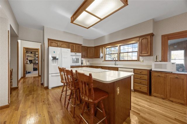 6726 Bowman Lane NE, Cedar Rapids, IA 52402