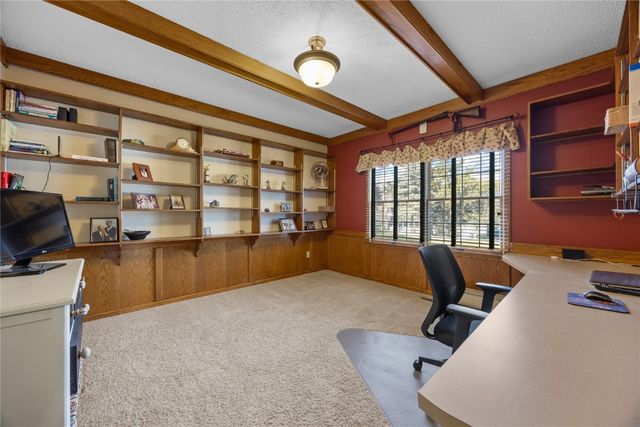 6726 Bowman Lane NE, Cedar Rapids, IA 52402