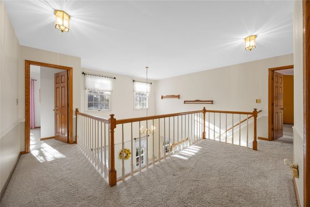 6726 Bowman Lane NE, Cedar Rapids, IA 52402