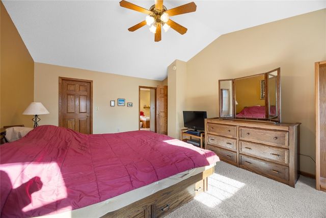 6726 Bowman Lane NE, Cedar Rapids, IA 52402