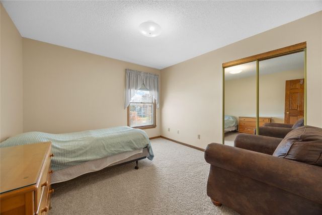 6726 Bowman Lane NE, Cedar Rapids, IA 52402