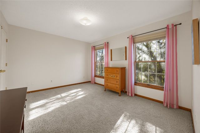 6726 Bowman Lane NE, Cedar Rapids, IA 52402