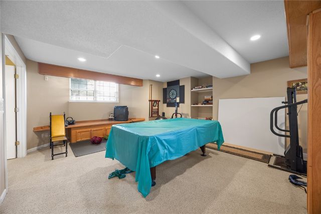 6726 Bowman Lane NE, Cedar Rapids, IA 52402