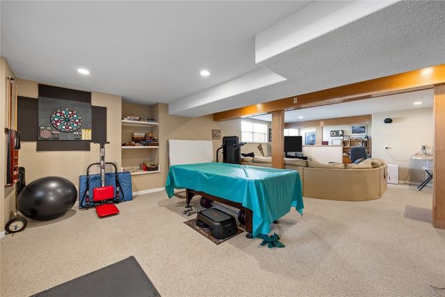 6726 Bowman Lane NE, Cedar Rapids, IA 52402