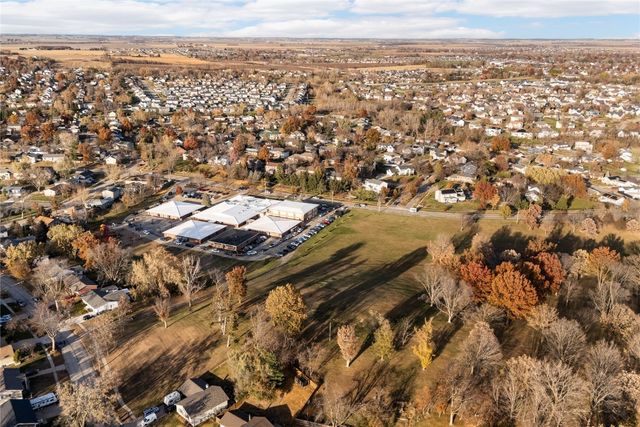 6726 Bowman Lane NE, Cedar Rapids, IA 52402