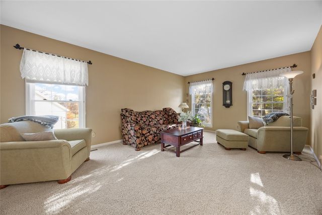 6726 Bowman Lane NE, Cedar Rapids, IA 52402