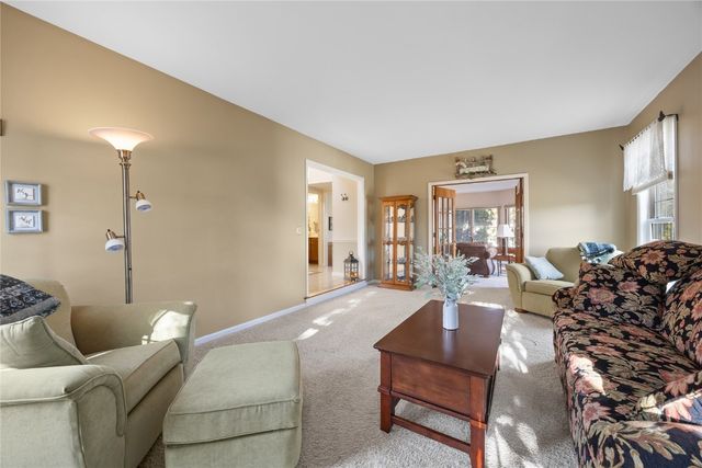 6726 Bowman Lane NE, Cedar Rapids, IA 52402