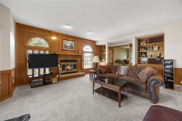 6726 Bowman Lane NE, Cedar Rapids, IA 52402