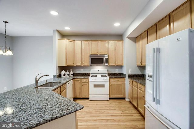 12476 CASBEER DR, Fairfax, VA 22033