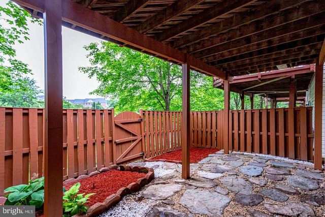 12476 CASBEER DR, Fairfax, VA 22033