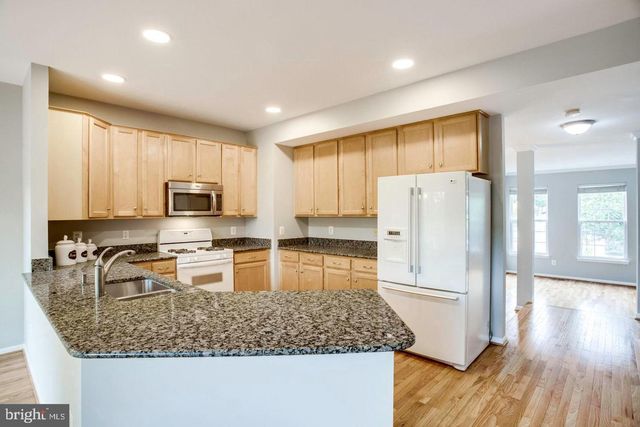 12476 CASBEER DR, Fairfax, VA 22033