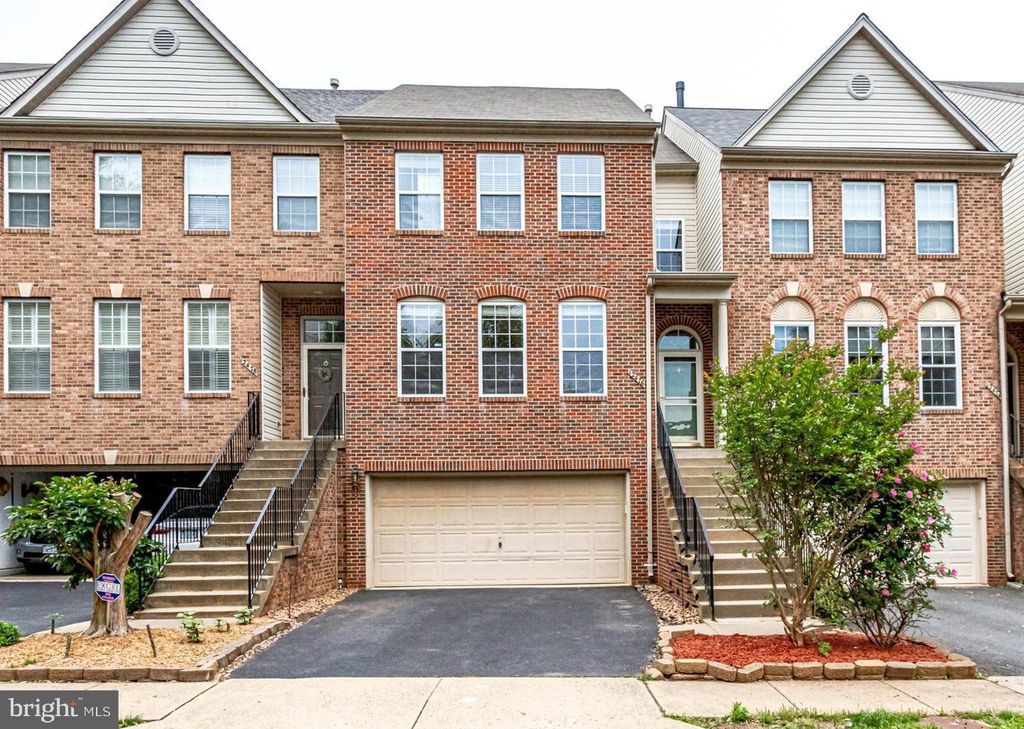 12476 CASBEER DR, Fairfax, VA 22033