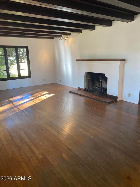 Image 15 of property listing at 520 E ORANGE Drive, Phoenix, AZ 85012