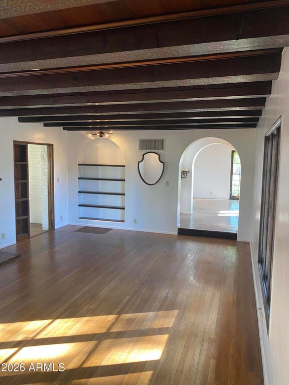 Image 17 of property listing at 520 E ORANGE Drive, Phoenix, AZ 85012