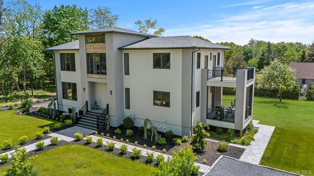 1001 Peconic Bay Boulevard, Jamesport, NY 11947